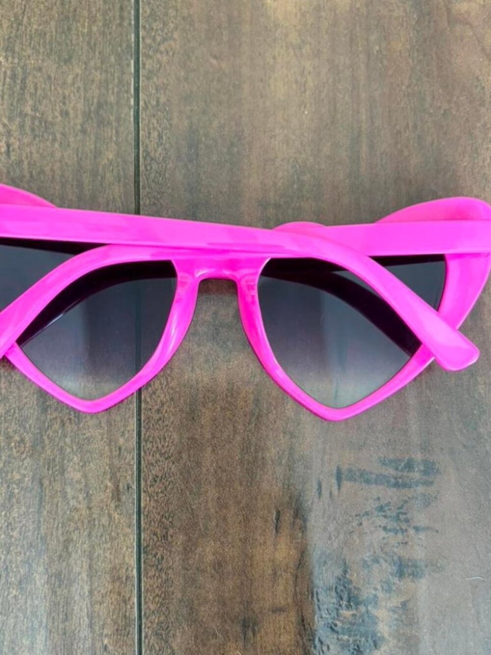 Bright Hot Pink Heart Sunglasses Glossy Frame Dark Gradient Lenses - Picture 2 of 2